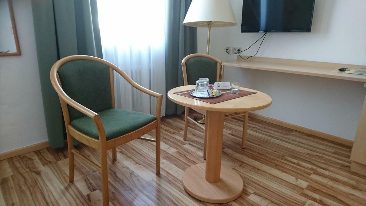 Traditionsgasthof Gruener Baum Bad Staffelstein Εξωτερικό φωτογραφία