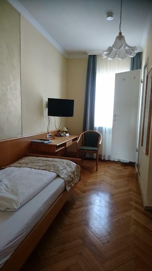 Traditionsgasthof Gruener Baum Bad Staffelstein Εξωτερικό φωτογραφία