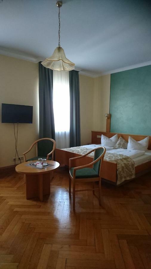 Traditionsgasthof Gruener Baum Bad Staffelstein Εξωτερικό φωτογραφία